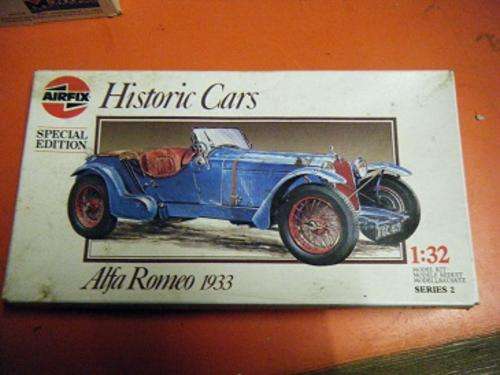 ALFA ROMEO 1933-HISTORIC CARS-BY AIRFIX-1:32 SCALE-BOX SLIGHTLY DAMAGED-KIT COMPLETE