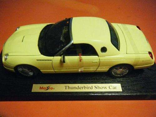 THUNDERBIRD SHOW CAR-BY MAISTO-1:18SCALE+BOXED
