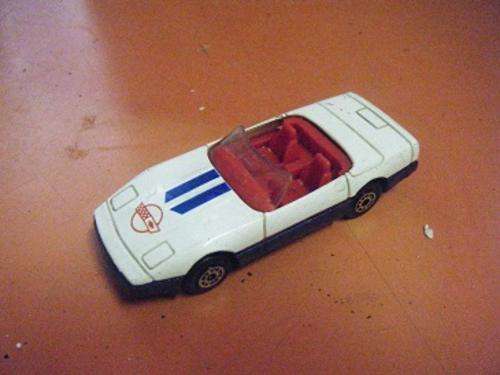 chevrolet corvette-by mc toys-no box-1:64 scale-car does have some small chipmarks