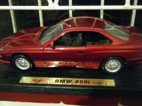 BMW 850i-BY MAISTO-1:18 SCALE-WITH BOX-VERY NICE