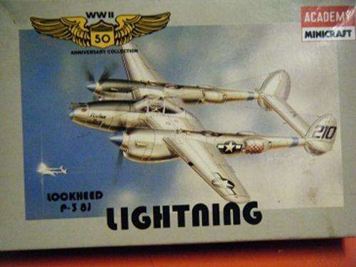 LOCKHEED P-38 J- LIGHTNING-BY ACADEMY-1:144 SCALE
