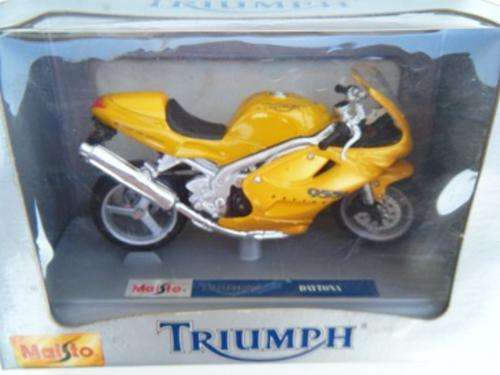 SALE!!!!!TRIUMPH DAYTONA-BY MAISTO-1/18 SCALE-NEW IN BOX