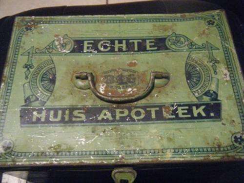 ECHTE HUIS APOTEEK-LENNON'S MEDICINE BOX-WITH MEDICINE BOTTLES-RARE