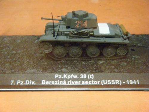 PZ.KPFW.38t-DE AGOSTINI-1/72-IN DISPLAY CASE