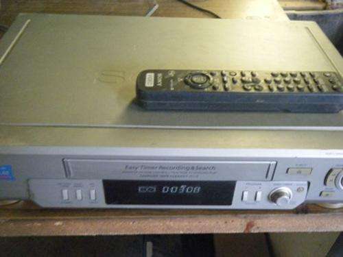 SONY SLV-ED25 MULTI SYSTEM -LONGPLAY-WITH REMOTE-100% WORKING-TESTED