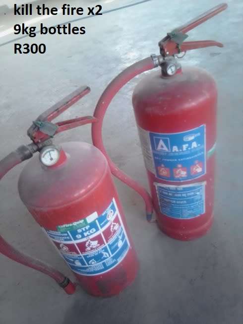 2x 9KG FIRE EXTINUISHERTS FULLY CHARGED
