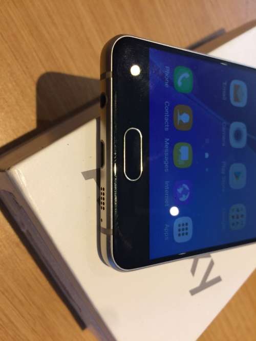 Samsung A5 2016 Gold !!!! BARGAIN!!!!!! DEVICE HAS ALOT OF WEAR !!!!!!