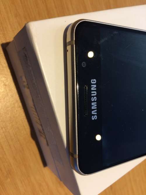 Samsung A5 2016 Gold !!!! BARGAIN!!!!!! DEVICE HAS ALOT OF WEAR !!!!!!