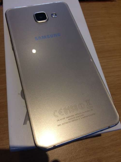 Samsung A5 2016 Gold !!!! BARGAIN!!!!!! DEVICE HAS ALOT OF WEAR !!!!!!