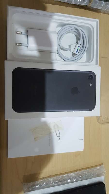 iPhone 7 32gb Jet Black !!!!  BARGAIN !!!!! LIKE NEW !!!! FREE SHIPPING !!!!!