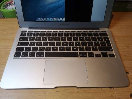 Macbook Air  !!! Super neat !!!! Please read !!!