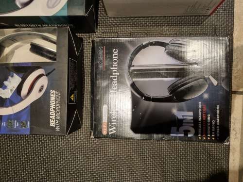 4 x Various Headphones !!!! BARGAIN !!!! FREE SHIPPING !!!!!