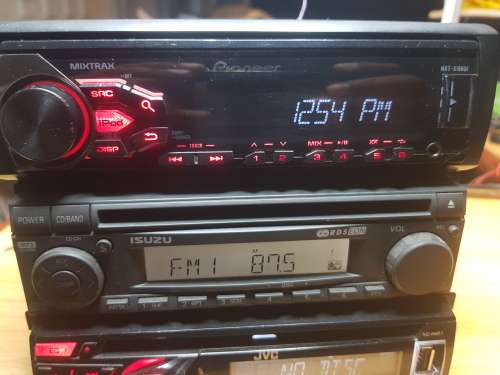 3 x CAR RADIOS !!!! BARGAIN !!!! FREE SHIPPING POSTNET !!! PLEASE READ !!!! CLEAR OUT !!!!