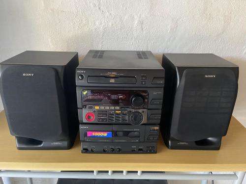 SONY OLD SKOOL HIFI WITH REMOTE !!!! PLEASE READ !!! BARGAIN !!!