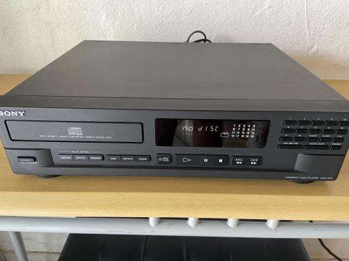 SONY OLD SKOOL COMPACT DISC PLAYER !!! BARGAIN !!!
