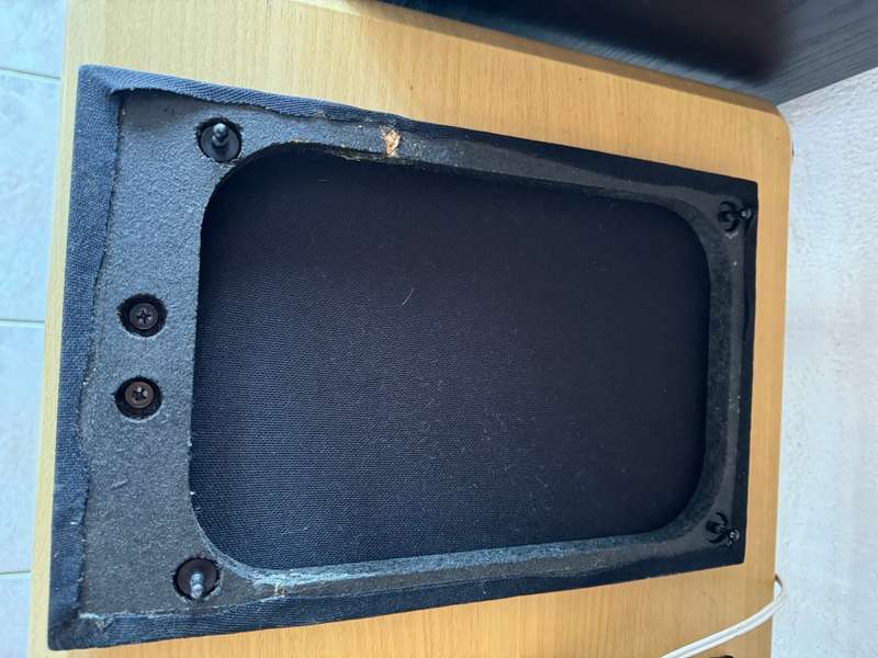 Wharfdale bookshelf speakers !!! OLD SKOOL !!! BARGAIN !!!