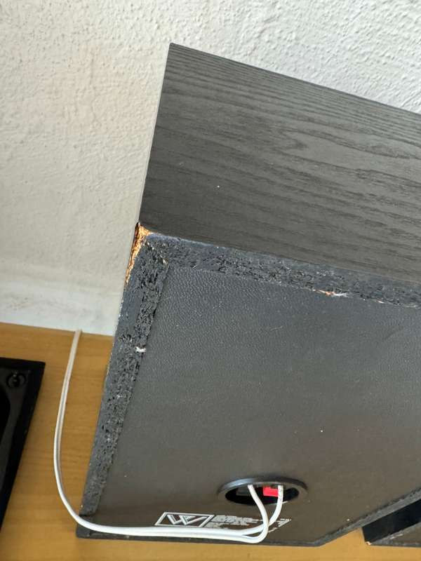 Wharfdale bookshelf speakers !!! OLD SKOOL !!! BARGAIN !!!