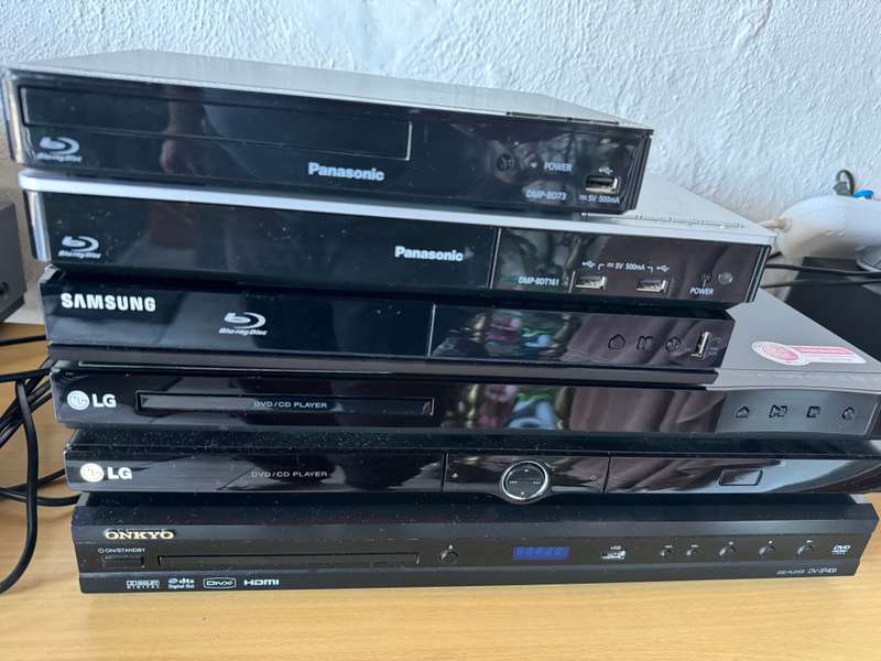 Lot of Bluray /dvd players !! Bargain !!! Please read !!!