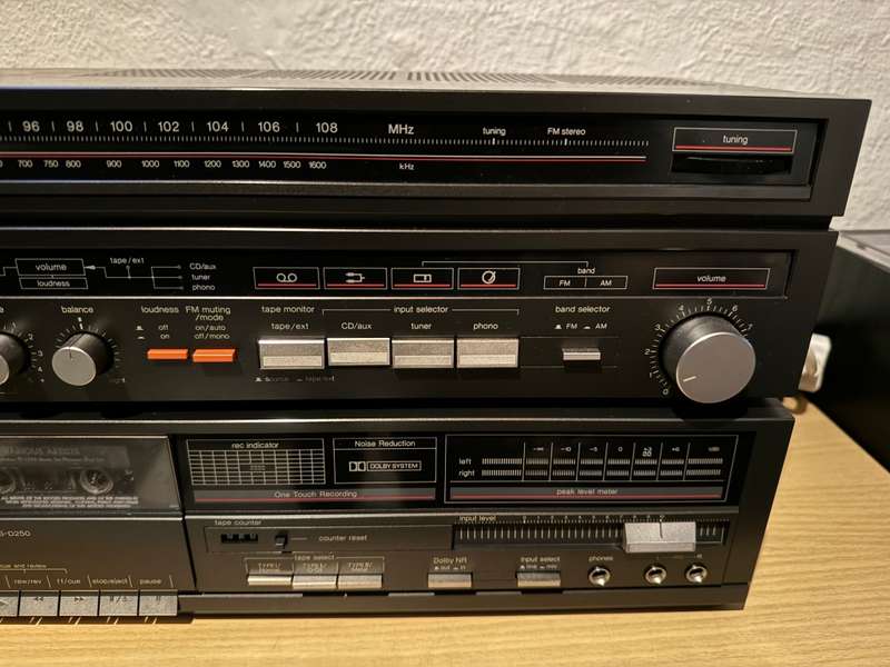 Technics Integrated Amplifier + Mactching Technics Deck !!! PLEASE READ !!! BARGAIN !!!
