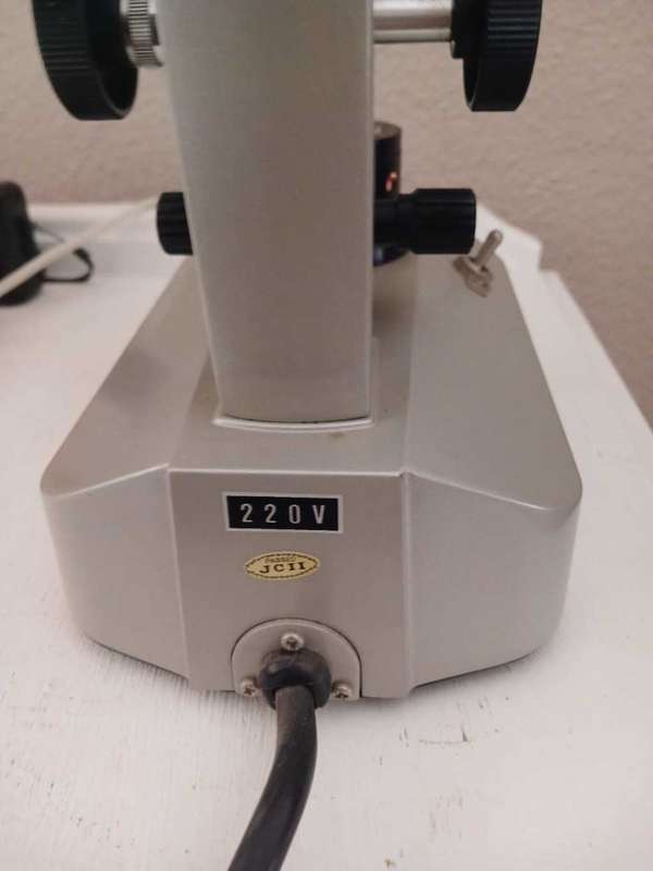 Erma Lesec microscope with light source  manufactured in Tokyo, made in Japan