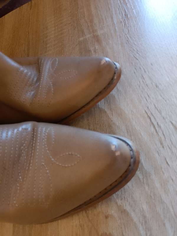 Size 7 Bronx boots