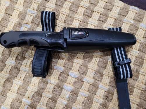 Quality Aquatek Divers knife ! With hard sheath !