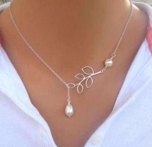 Leaf and white pearl necklace