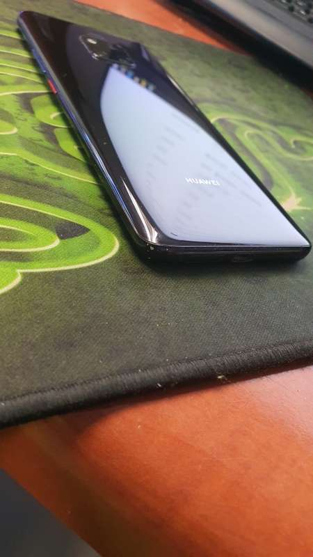 Huawei mate 20 Pro 128G. With Google Play Services