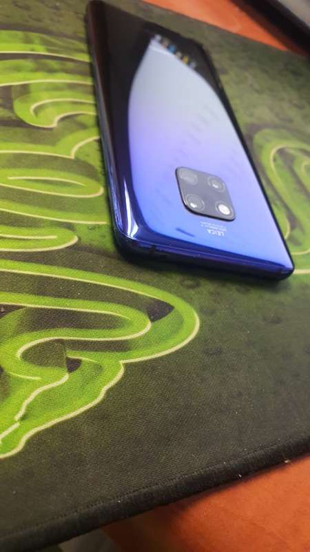 Huawei mate 20 Pro 128G. With Google Play Services