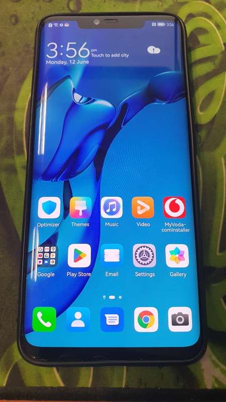 Huawei mate 20 Pro 128G. With Google Play Services