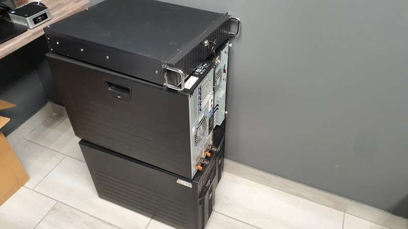 5 server Lot (FINAL PRICE DROP)