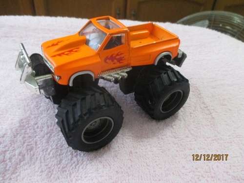 MONSTER TRUCK MADE IN CHINA PULLBACK