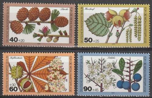 BERLIN 1979 Charity Stamps - Forest Fruits UMM CV R115.50 SG B582-85