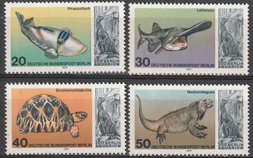 BERLIN 1977 The 25th Anniversary of the Re-opening of Berlin`s Zoo - Iguanodo UMM CV R115 SG B536-39