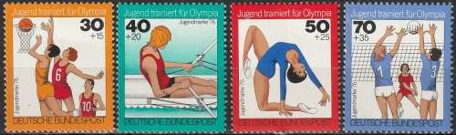 GERMANY 1976 Youth Hostel - Sports UMM CV R126.50 SG 1775-78