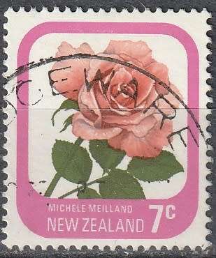 NEW ZEALAND 1975 -1979 Garden Roses ULH CV R8.80 SG 1092A