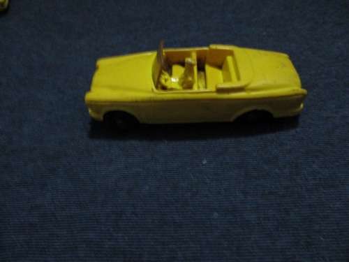 TOMTE CAR PLAY WORN DAMAGED WINDSCREAN