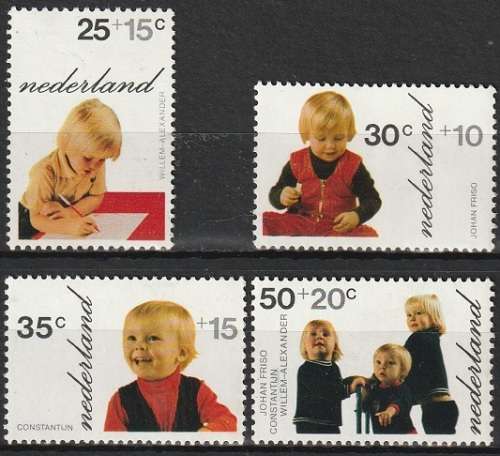 NETHERLANDS 1972 Child Care MM CV R313.50 SG 1161-4