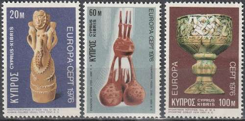 CYPRUS 1976 EUROPA Stamps - Handicrafts UMM CV R35.20 SG 452-4