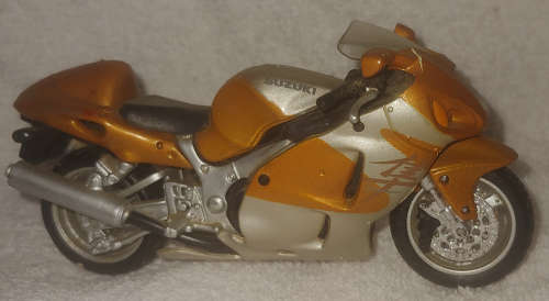 SUZUKI DIE CAST AND PLASTIC MOTORCYCLE