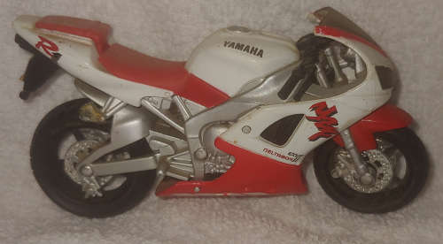 YAHAMA DIE CAST AND PLASTIC MOTORCYCLE