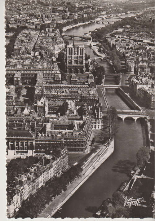 OLD MINT BLACK AND WHITE PHOTO POST CARD PARIS