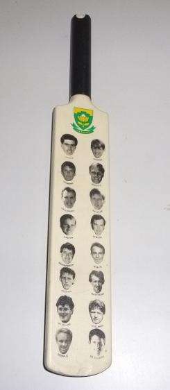 PROTEA CRICKET TEAM MINI BAT HANSIE CRONJE AS CAPTAIN