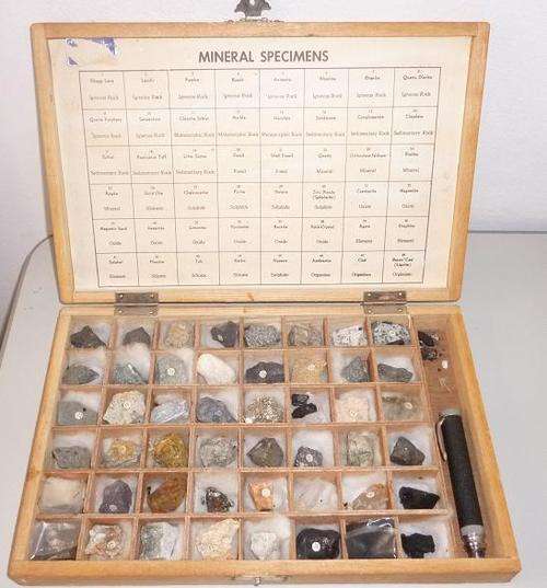 GEOLOGY SPECIMEN KIT IN BOX