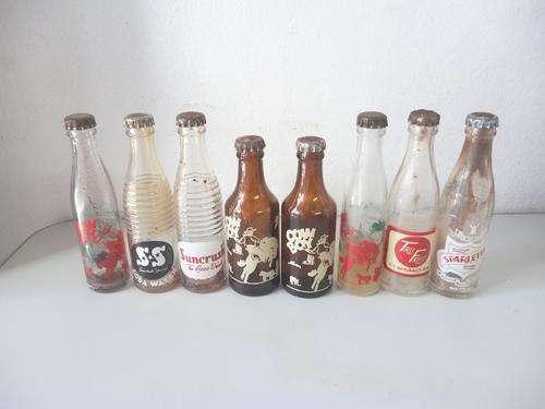 VINTAGE MINIATURE BOTTLES TO DECORATE YOUR BAR WITH 8 FOR ONE BID