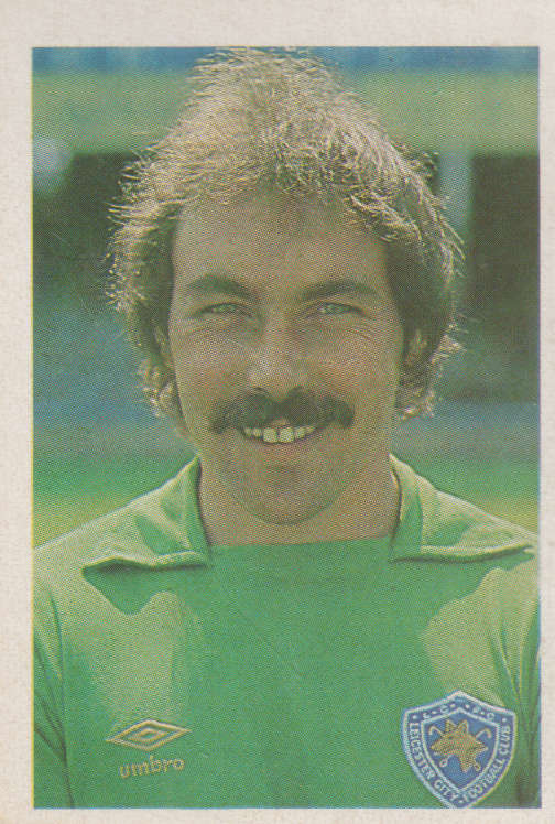 SOCCER 83-84 MARK WELLINGTON NO 90