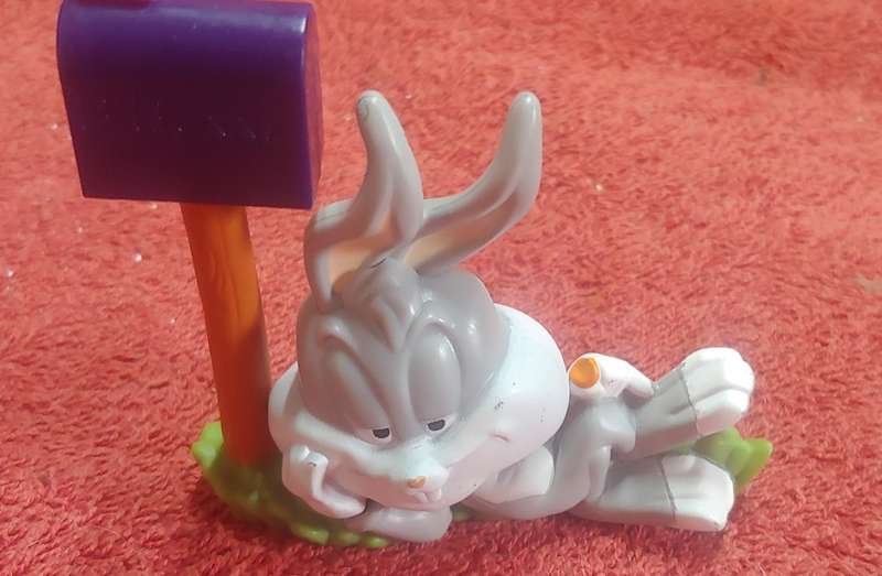 BUGS BUNNY TOY IN GREAT CONDITION