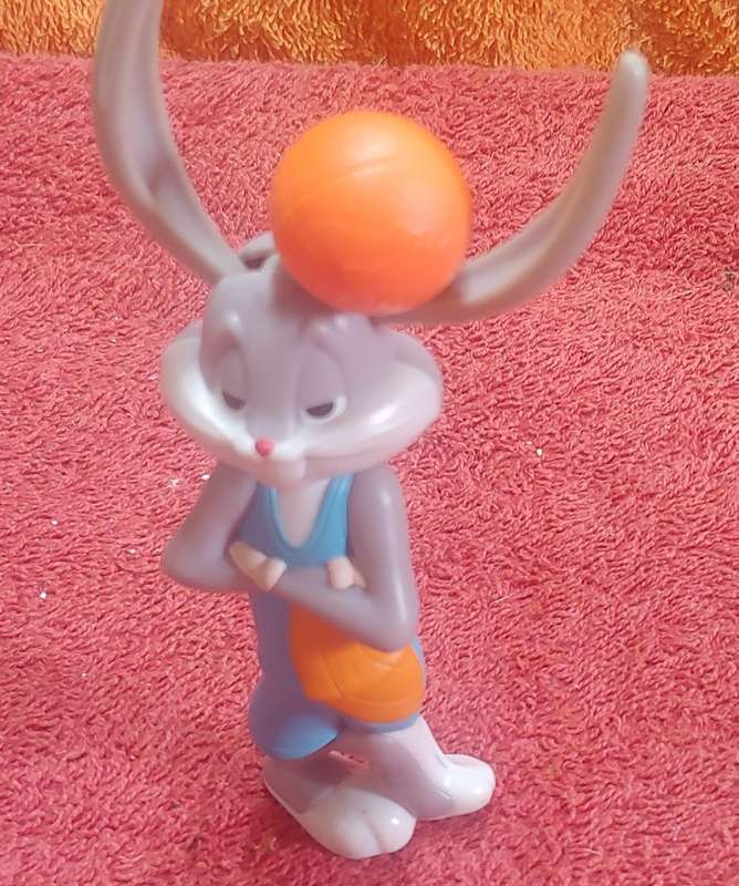 BUGS BUNNY TOY IN GREAT CONDITION