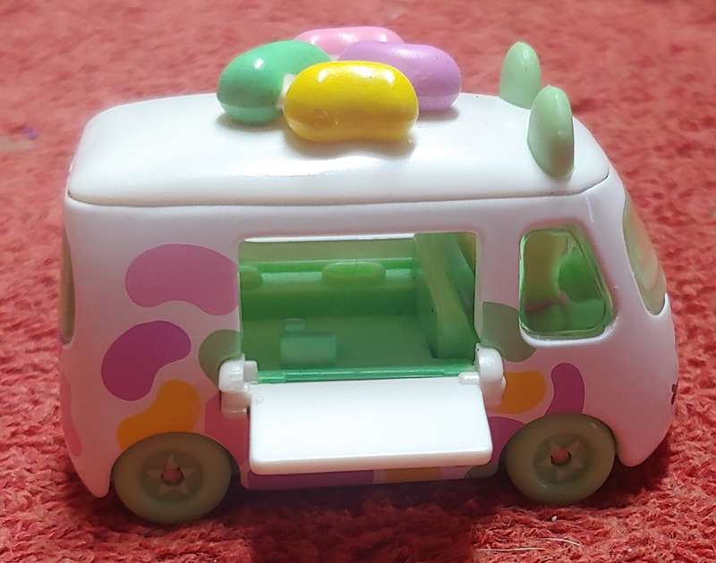 DIE CAST CAR