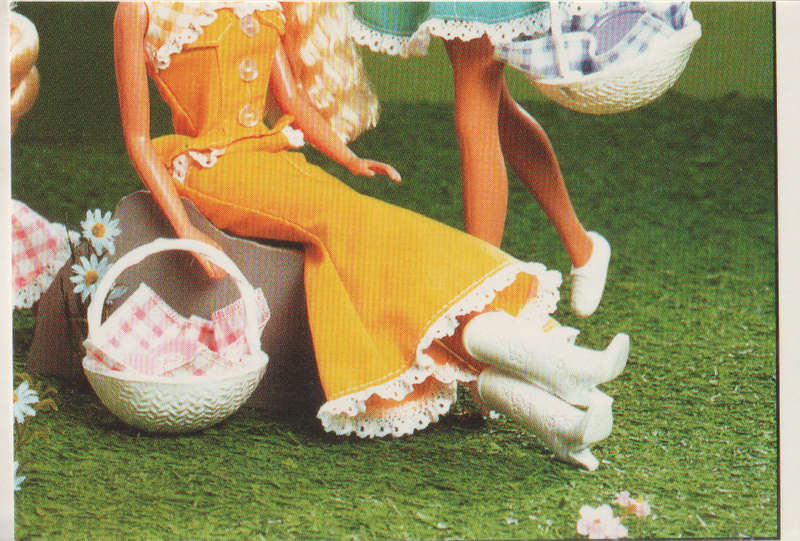 PANINI BARBIE STYLE COLLECTABLE STICKER #81